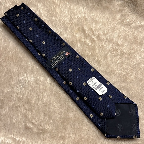 BROOKS BROTHERS Basketweave Flower And Square Tie - Picture 2 of 8